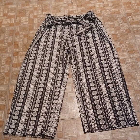 Robert Louis Pants - Robert Louis Black and White Geometric Wide Leg Pants Size 3xlarge